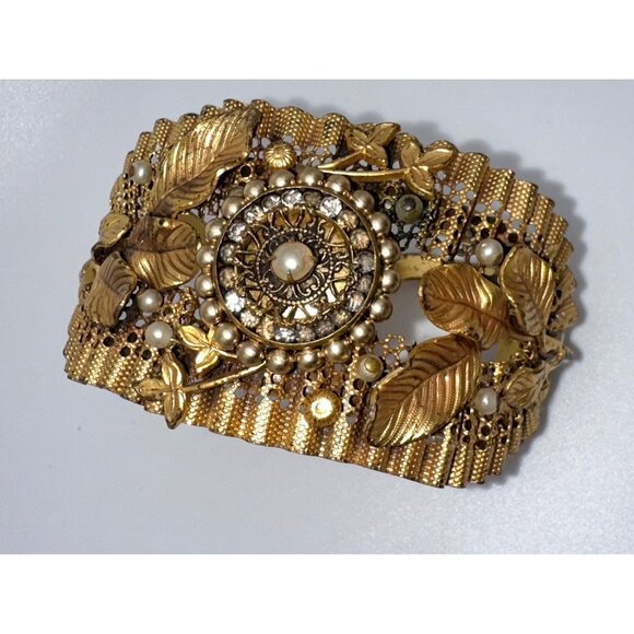Vintage 1940s 1950s gold tone mesh faux pearls rhinestones floral cuff bracelet